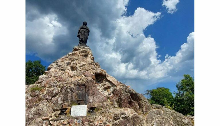 le-pelerinage-de-notre-dame-de-la-roche-ou-l-histoire-d-une-jeune-bergere-et-d-architectes-de-renom-1753280866